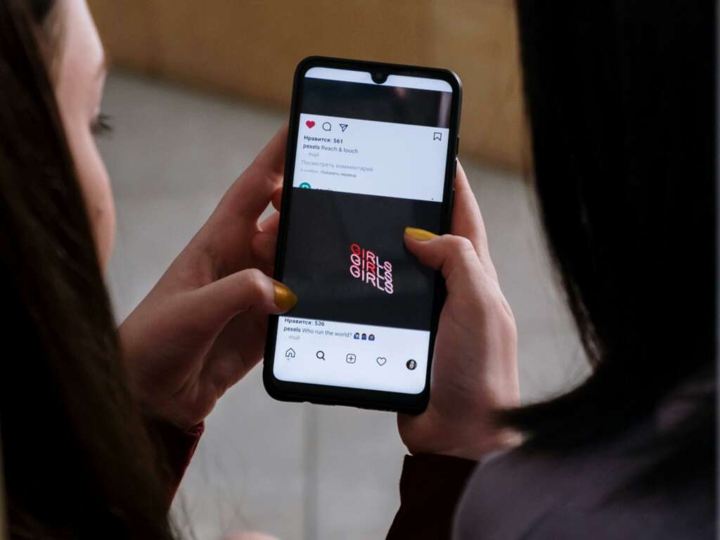 Killer strategies for creating interactive polls on Instagram Stories ...