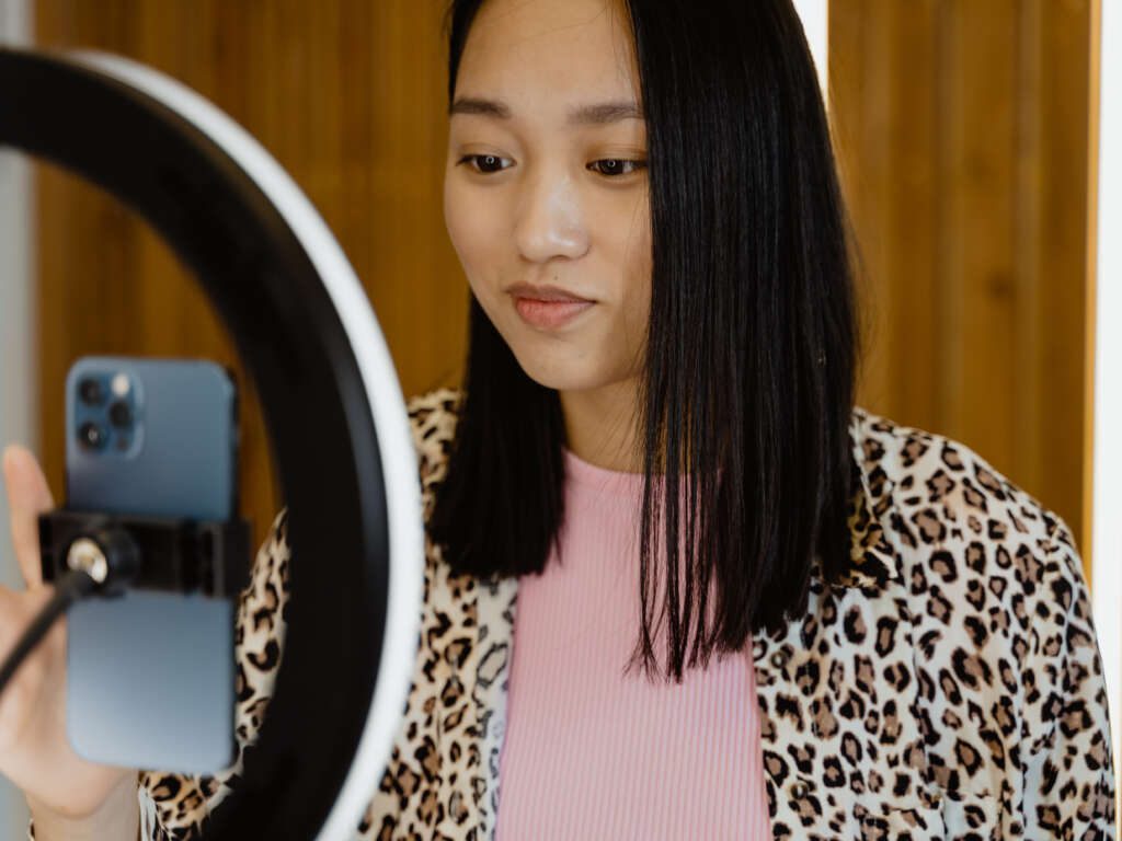 What is a benefit of organic content promotion? 🚀 RiseKarma